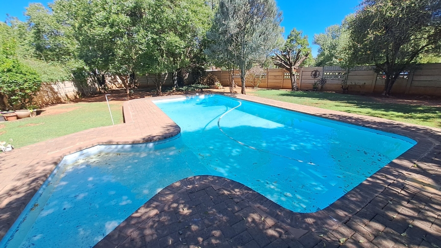 3 Bedroom Property for Sale in Langenhovenpark Free State